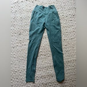 Alphalete Cross Leggings